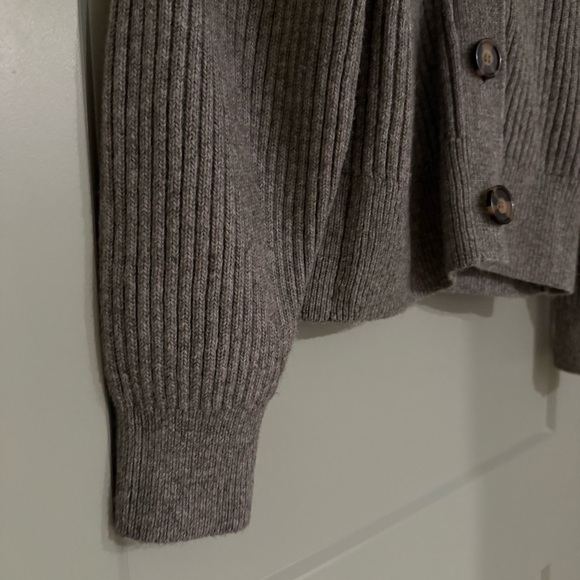 H&M Gray Ribbed Cardigan - Picture 2 of 6